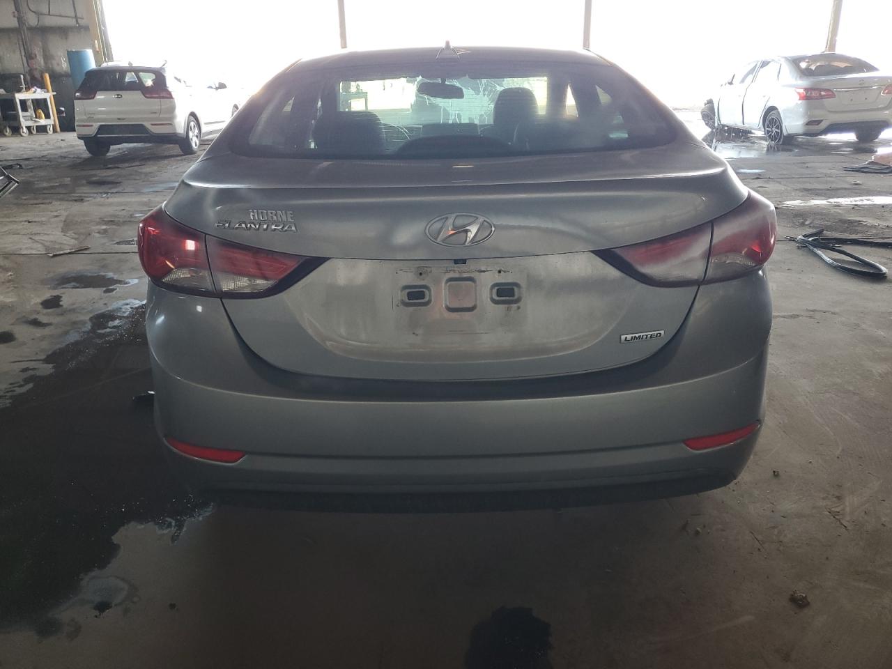 HYUNDAI ELANTRA SE