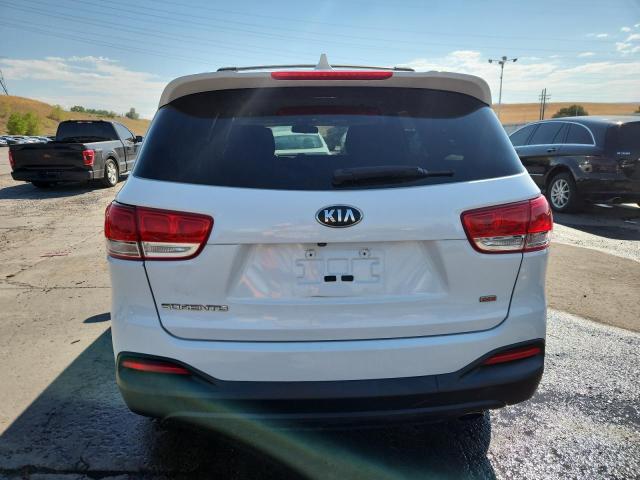 2016 KIA SORENTO LX 5XYPG4A36GG050187