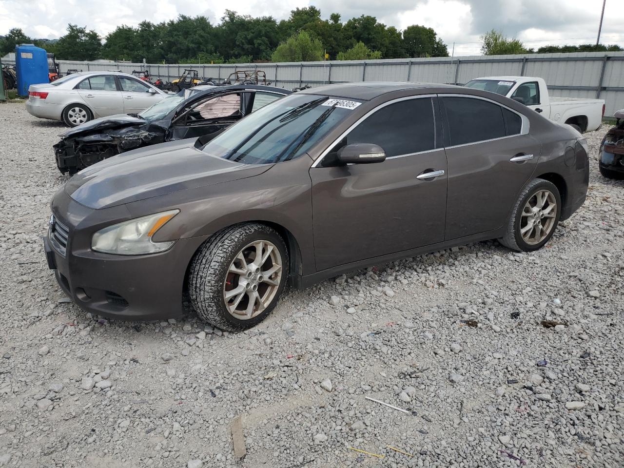 NISSAN MAXIMA S