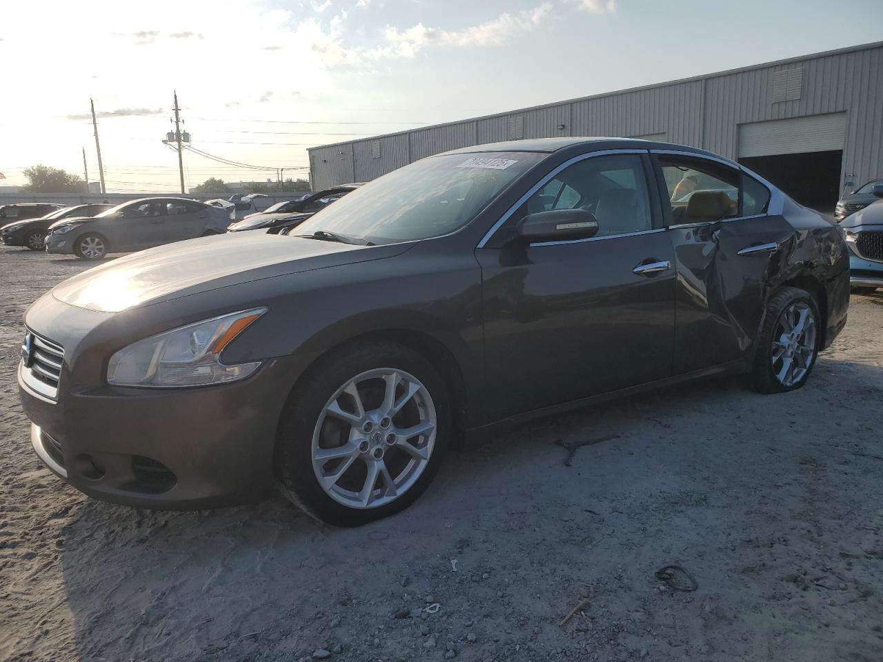 NISSAN MAXIMA S