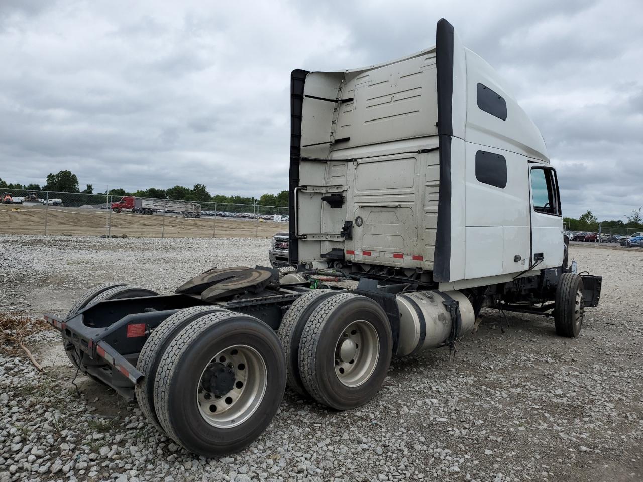 Lot #3254682177 2023 VOLVO VNL