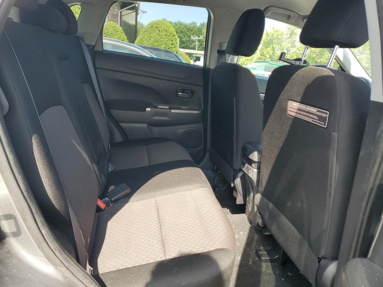 MITSUBISHI OUTLANDER ES