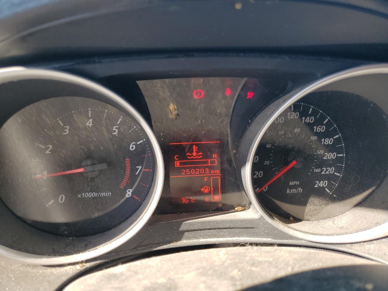 MITSUBISHI OUTLANDER SE