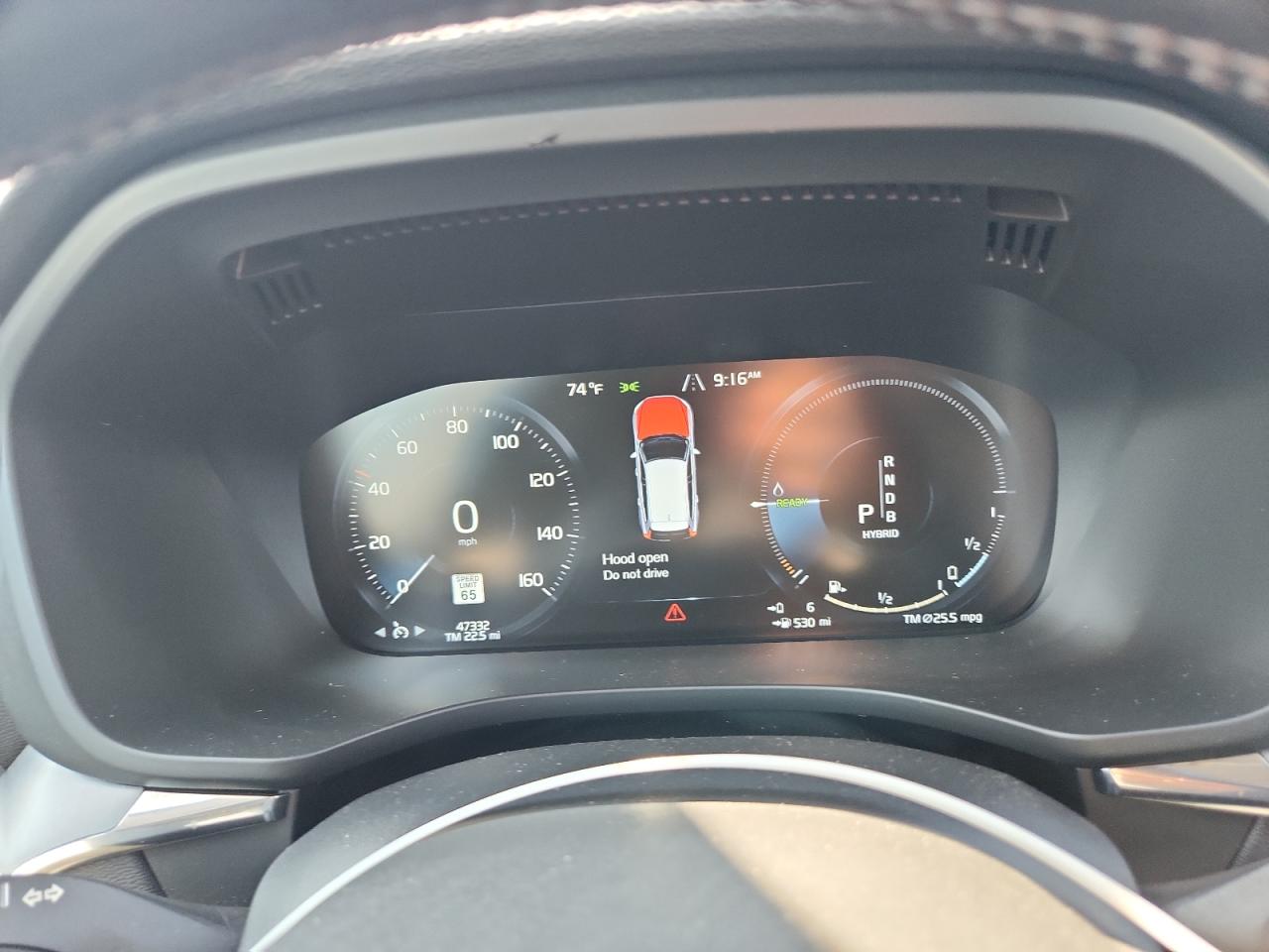 VOLVO XC60 T8 MOMENTUM