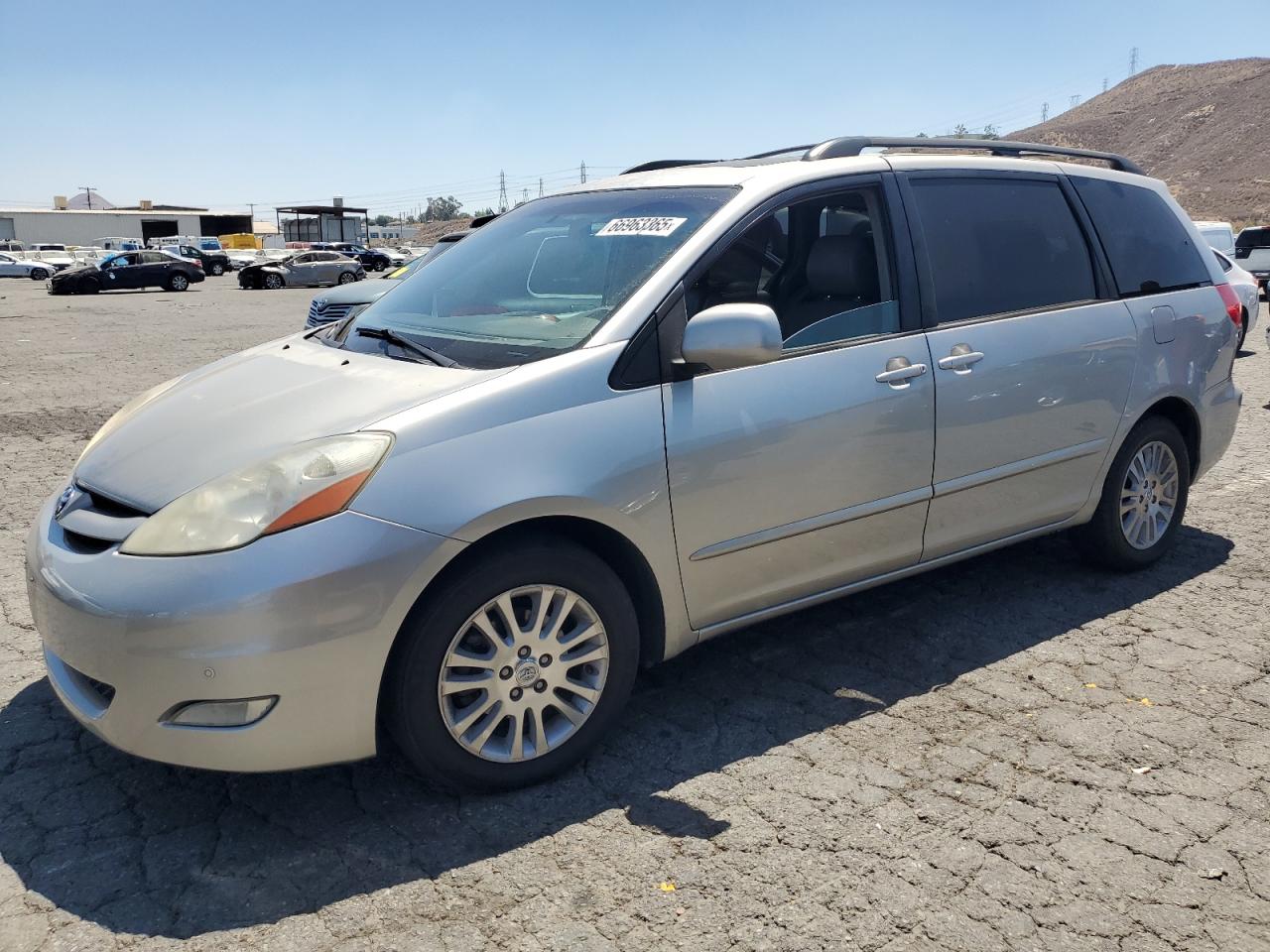 TOYOTA SIENNA XLE