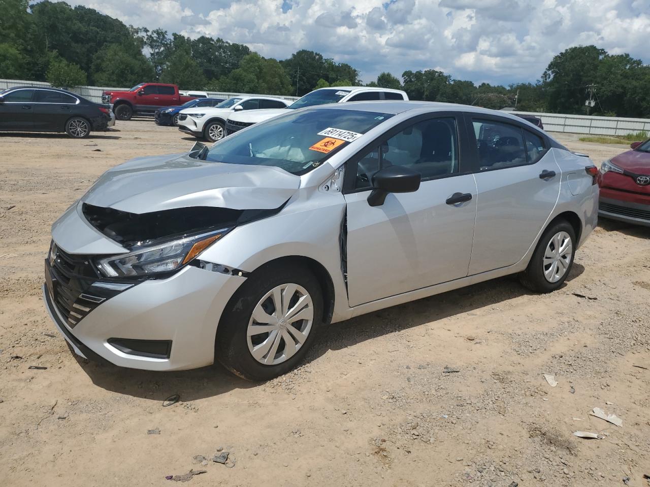 NISSAN VERSA S