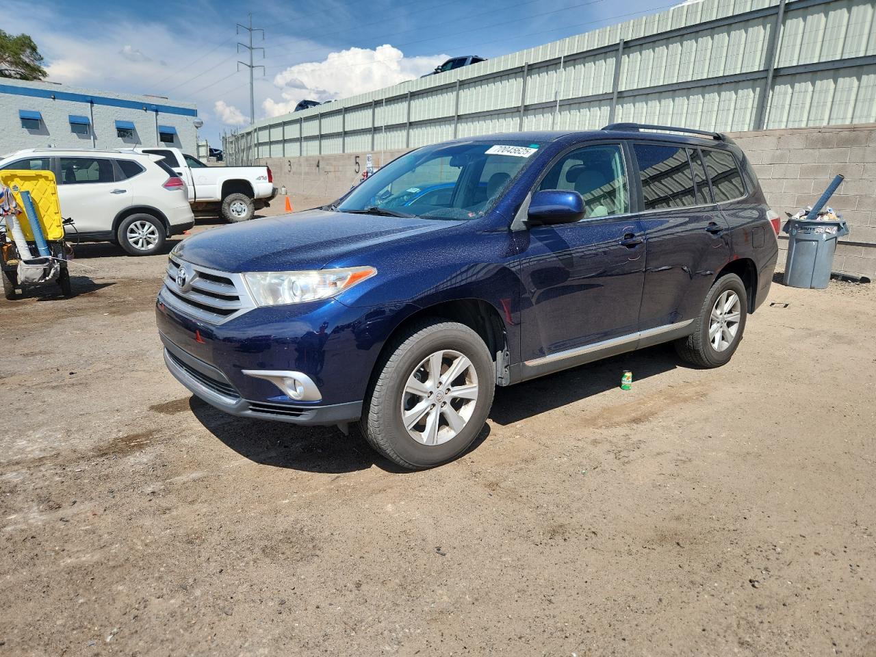 TOYOTA HIGHLANDER BASE