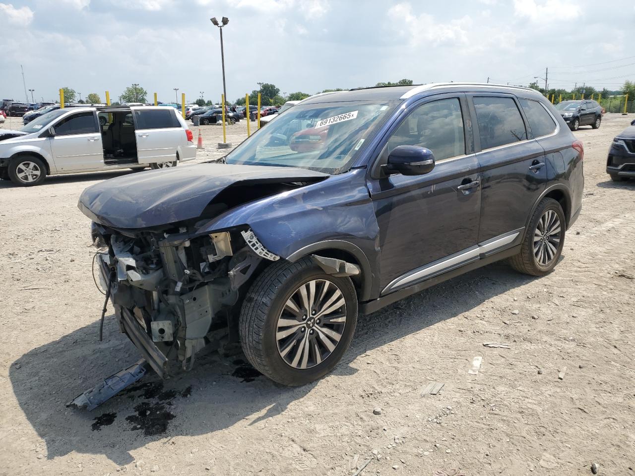 MITSUBISHI OUTLANDER SE