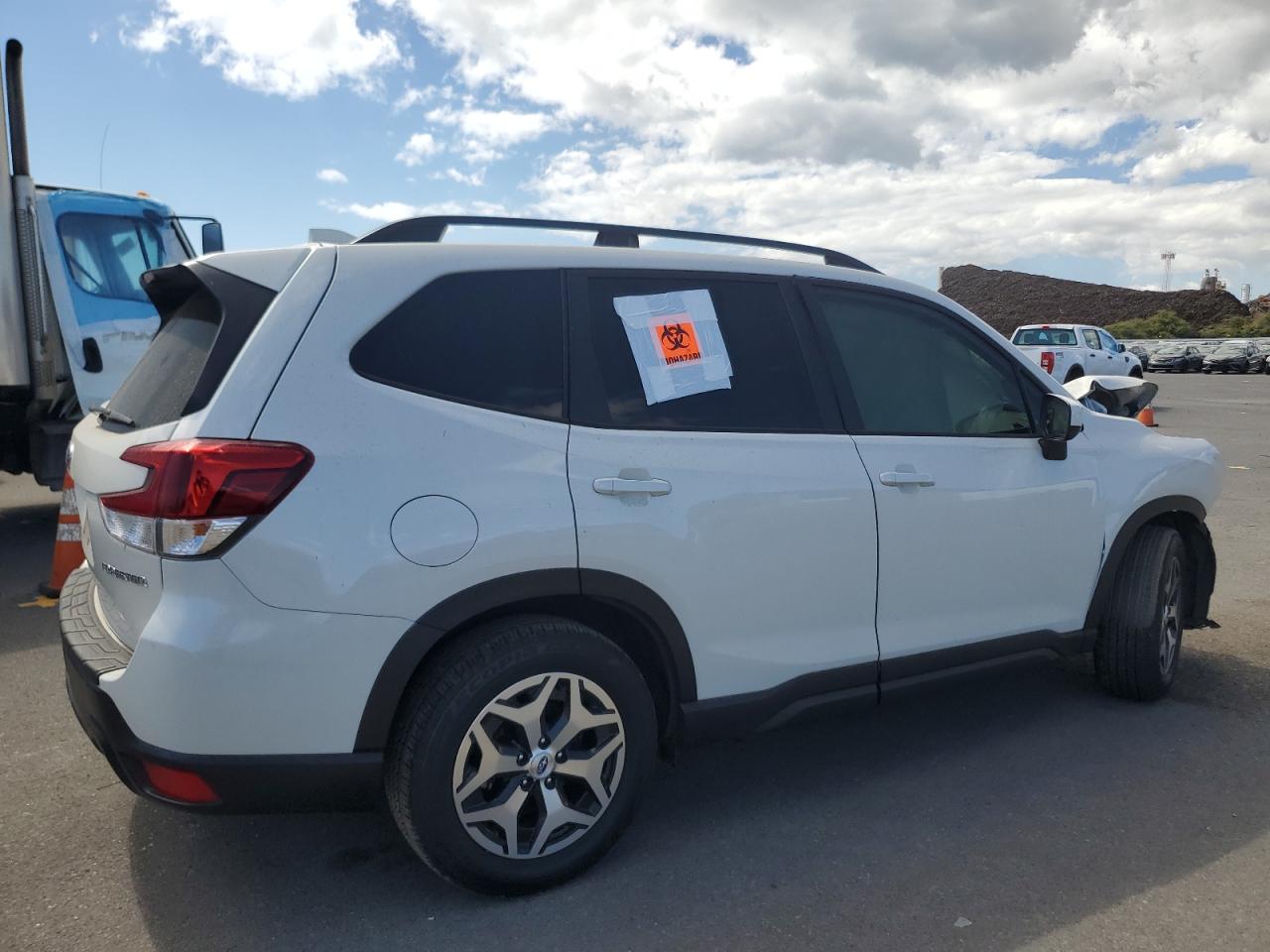 SUBARU FORESTER PREMIUM