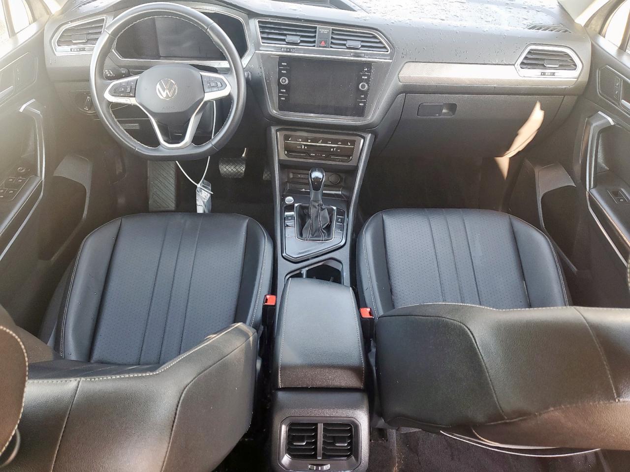 VOLKSWAGEN TIGUAN SE