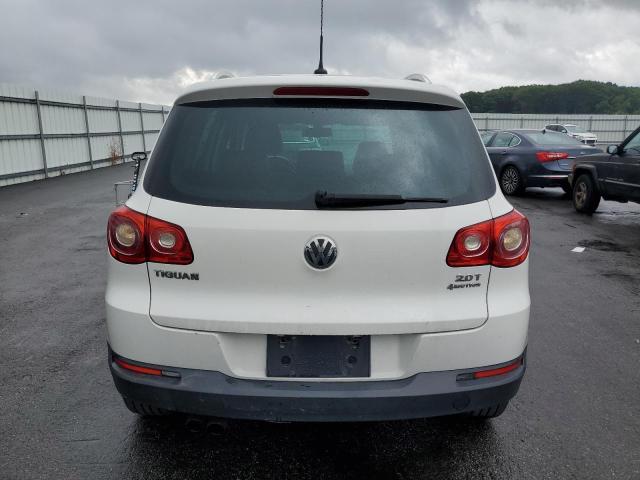 2011 VOLKSWAGEN TIGUAN S - WVGBV7AX5BW543838