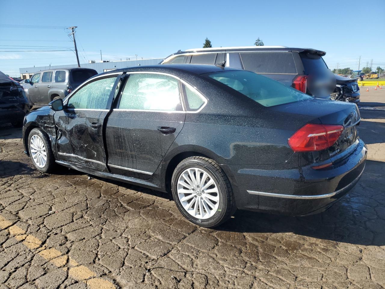 VOLKSWAGEN PASSAT SE