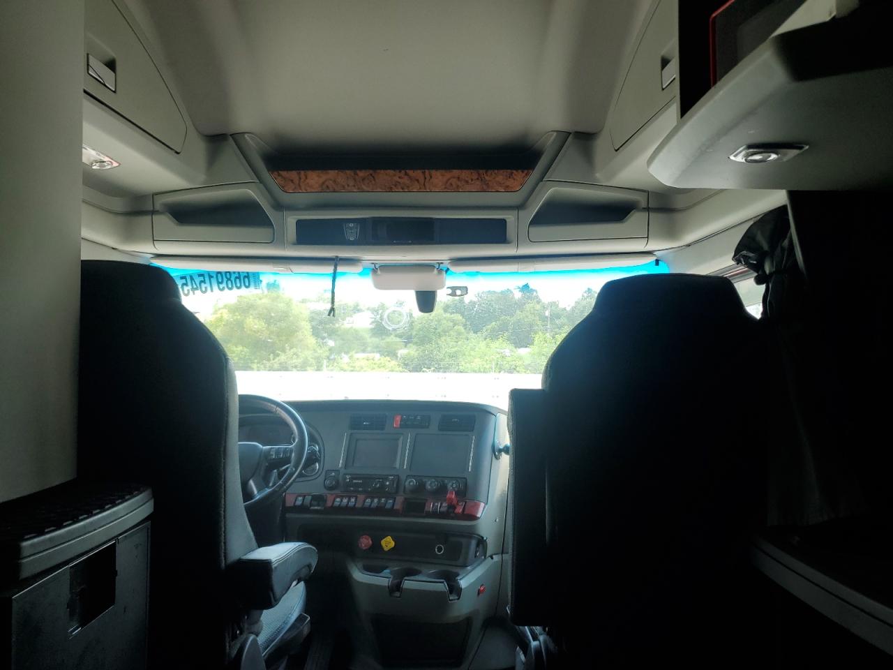 Lot #3234392038 2020 KENWORTH T680