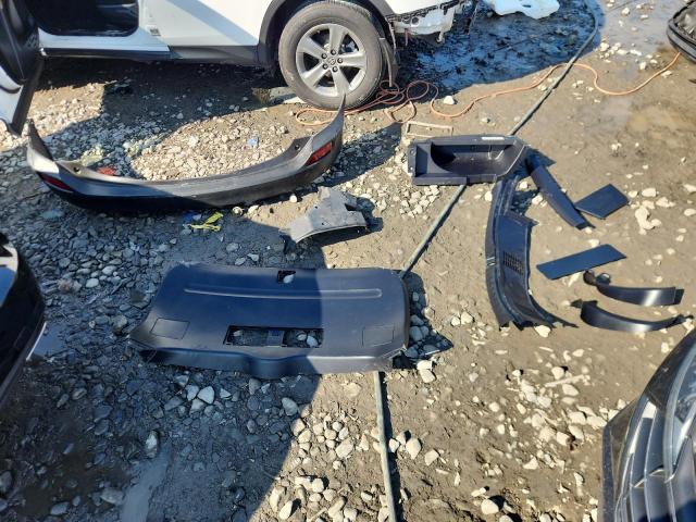 2015 TOYOTA RAV4 XLE JTMRFREV0FD168429