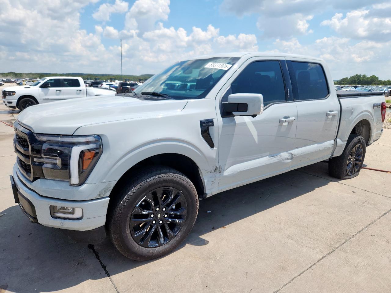 FORD F-150 LARIAT
