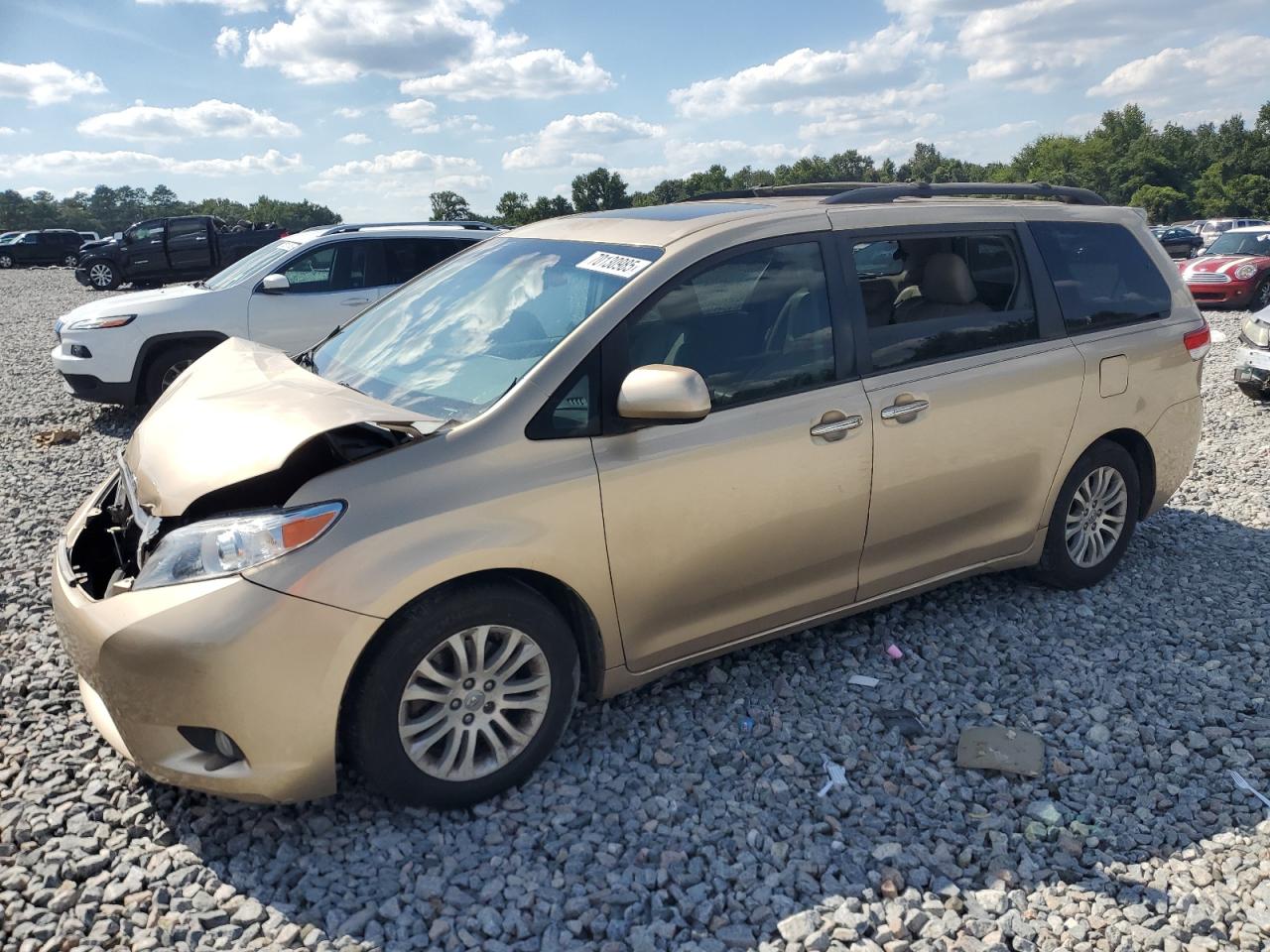 TOYOTA SIENNA XLE