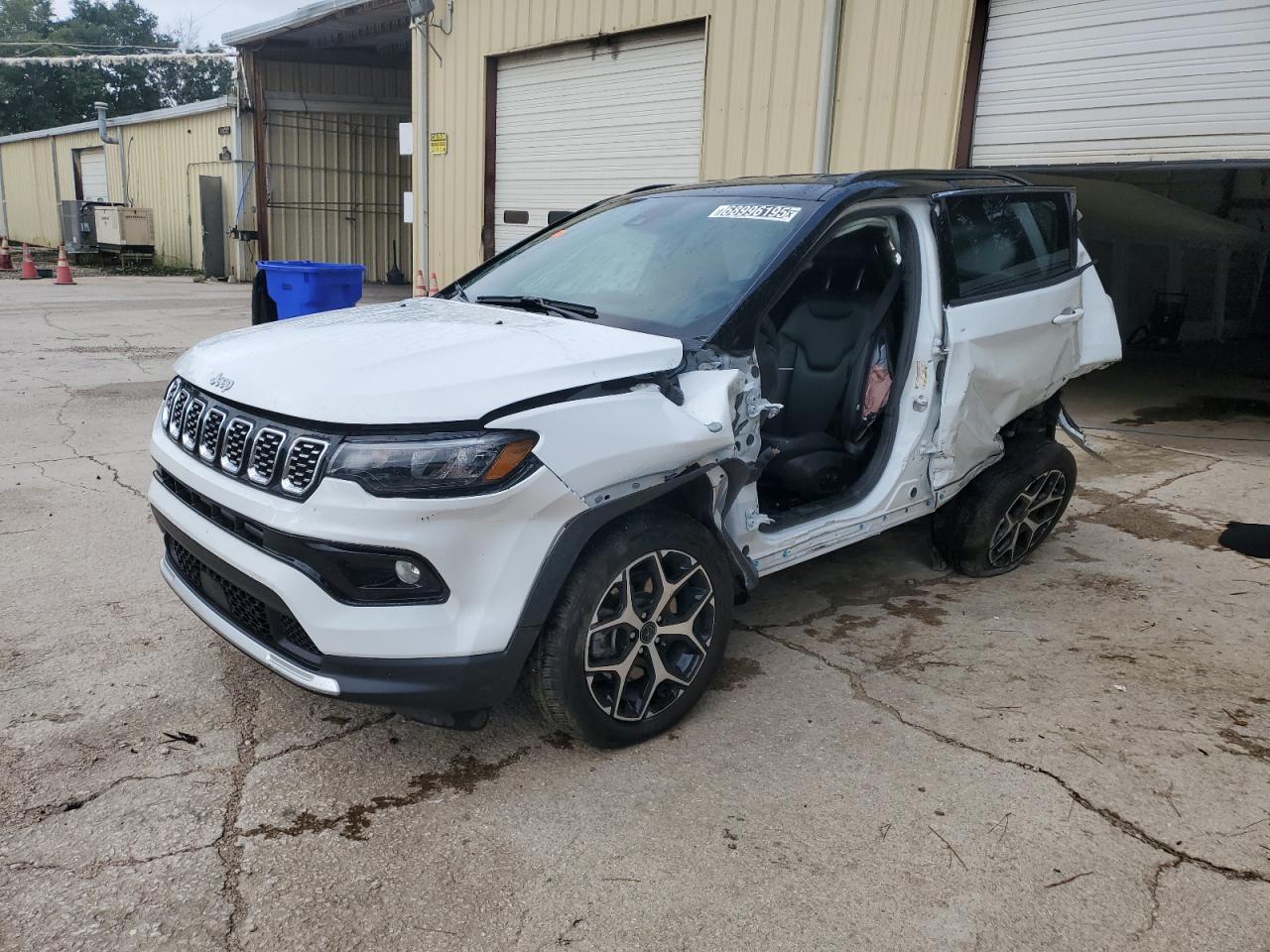 Salvage Jeep Compass