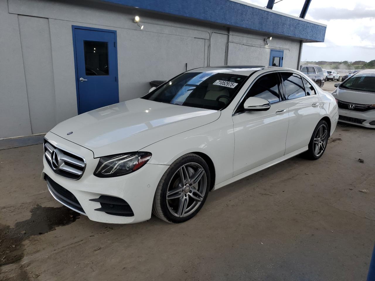 MERCEDES-BENZ E-CLASS 300