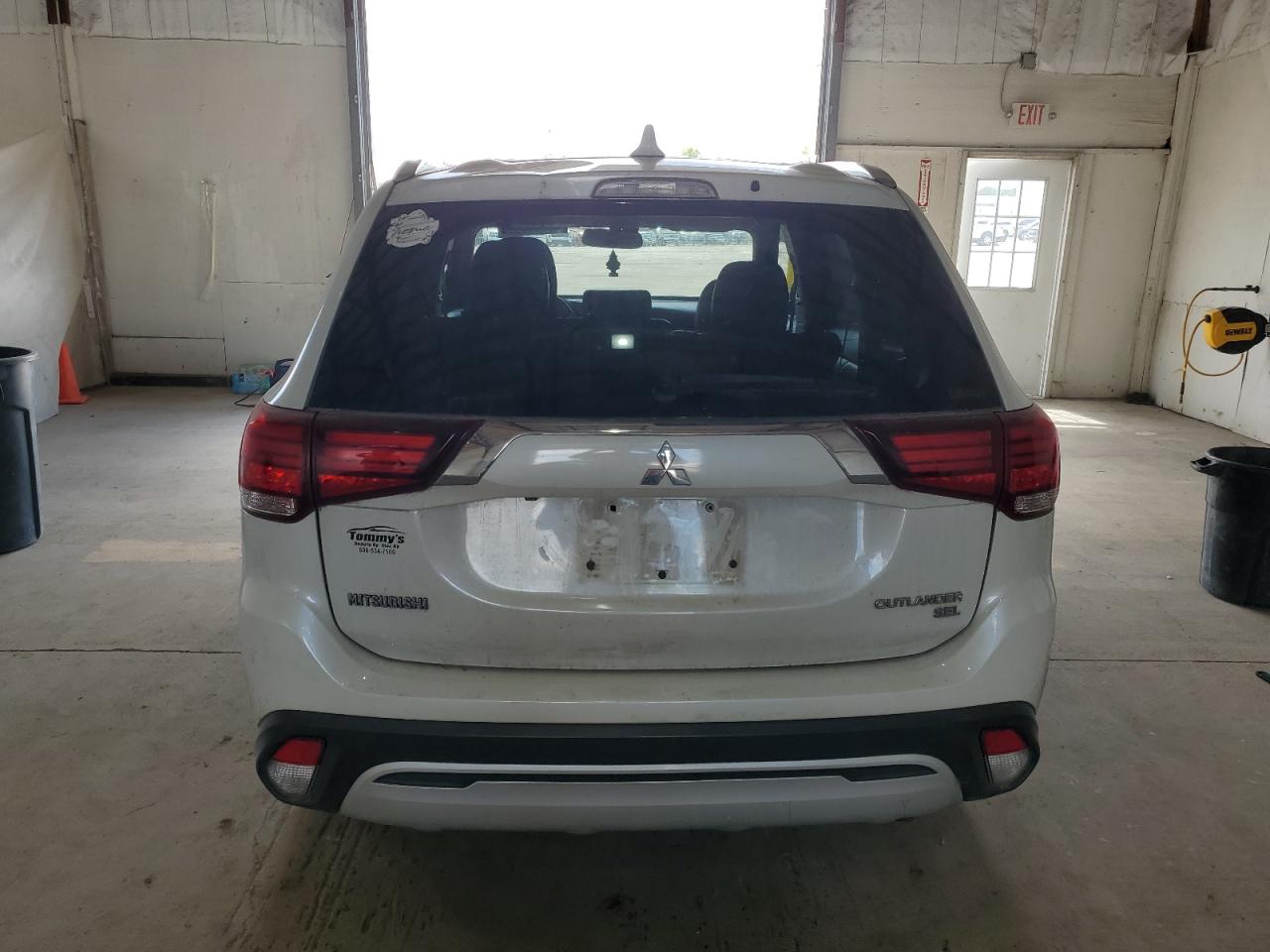 MITSUBISHI OUTLANDER SE