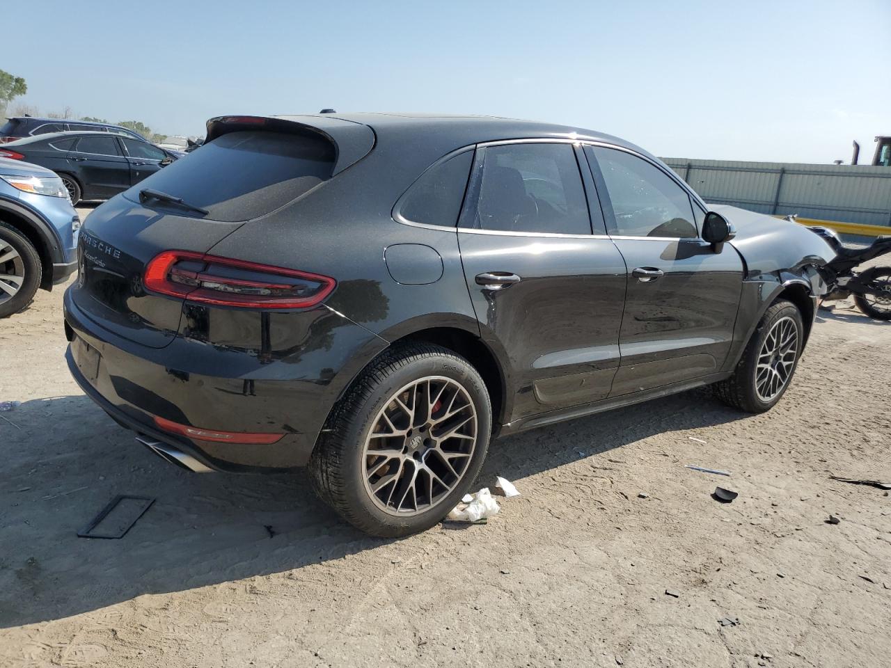 PORSCHE MACAN TURBO