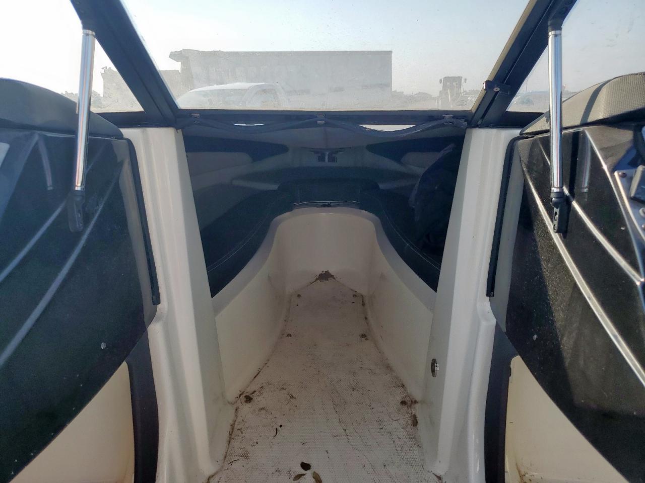 Lot #3234413115 2013 LARS BOAT