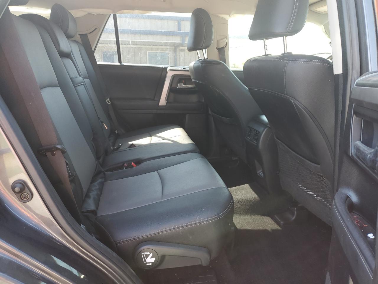 TOYOTA 4RUNNER SR5/SR5 PREMIUM