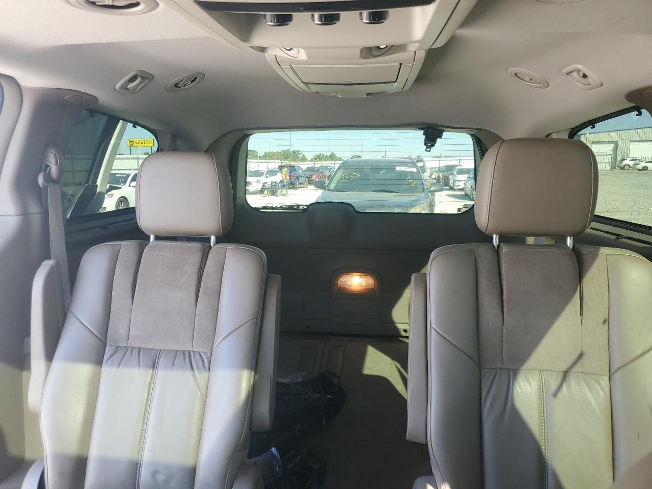 CHRYSLER TOWN & COUNTRY LIMITED