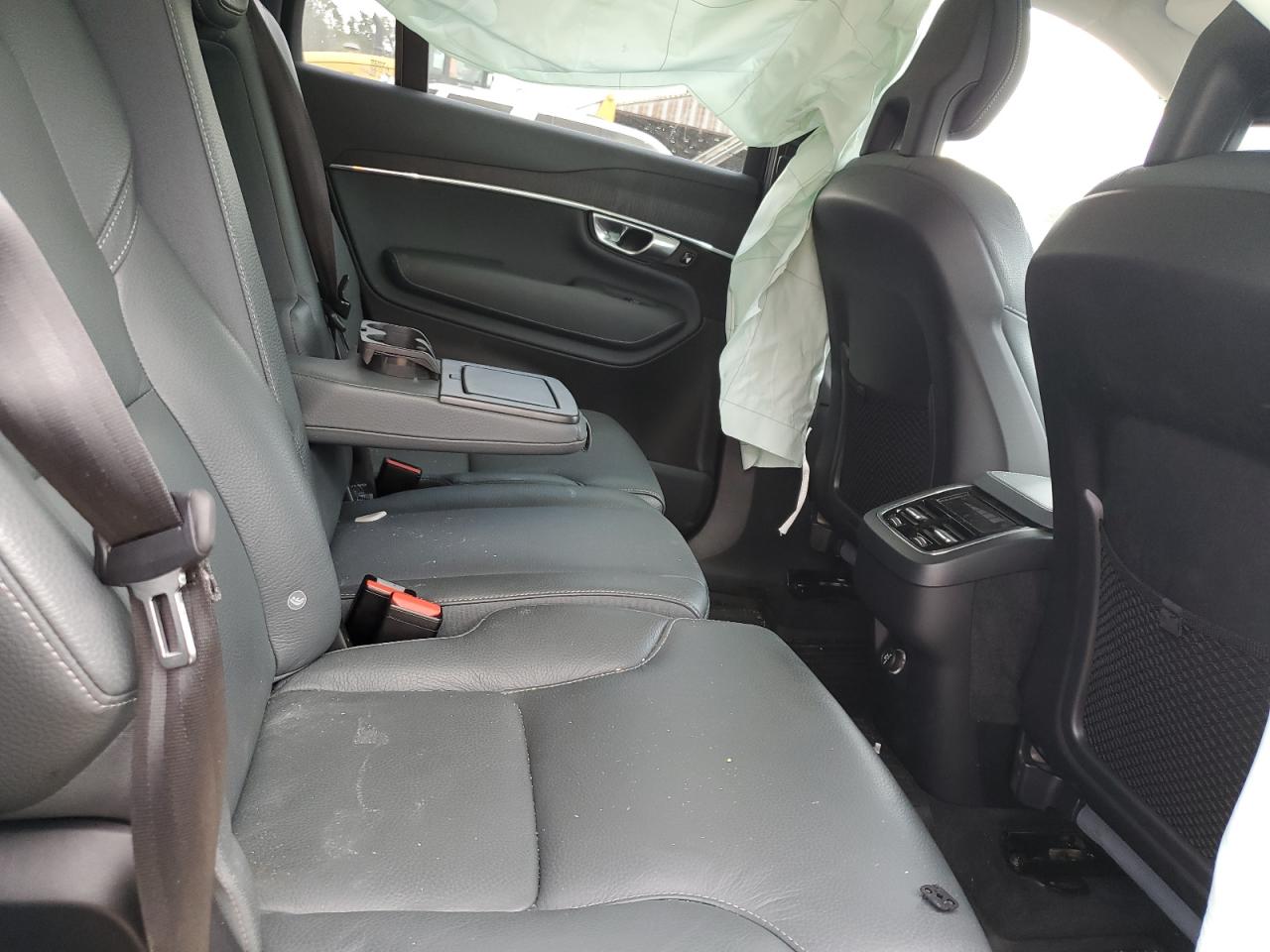 VOLVO XC90 T6 MOMENTUM