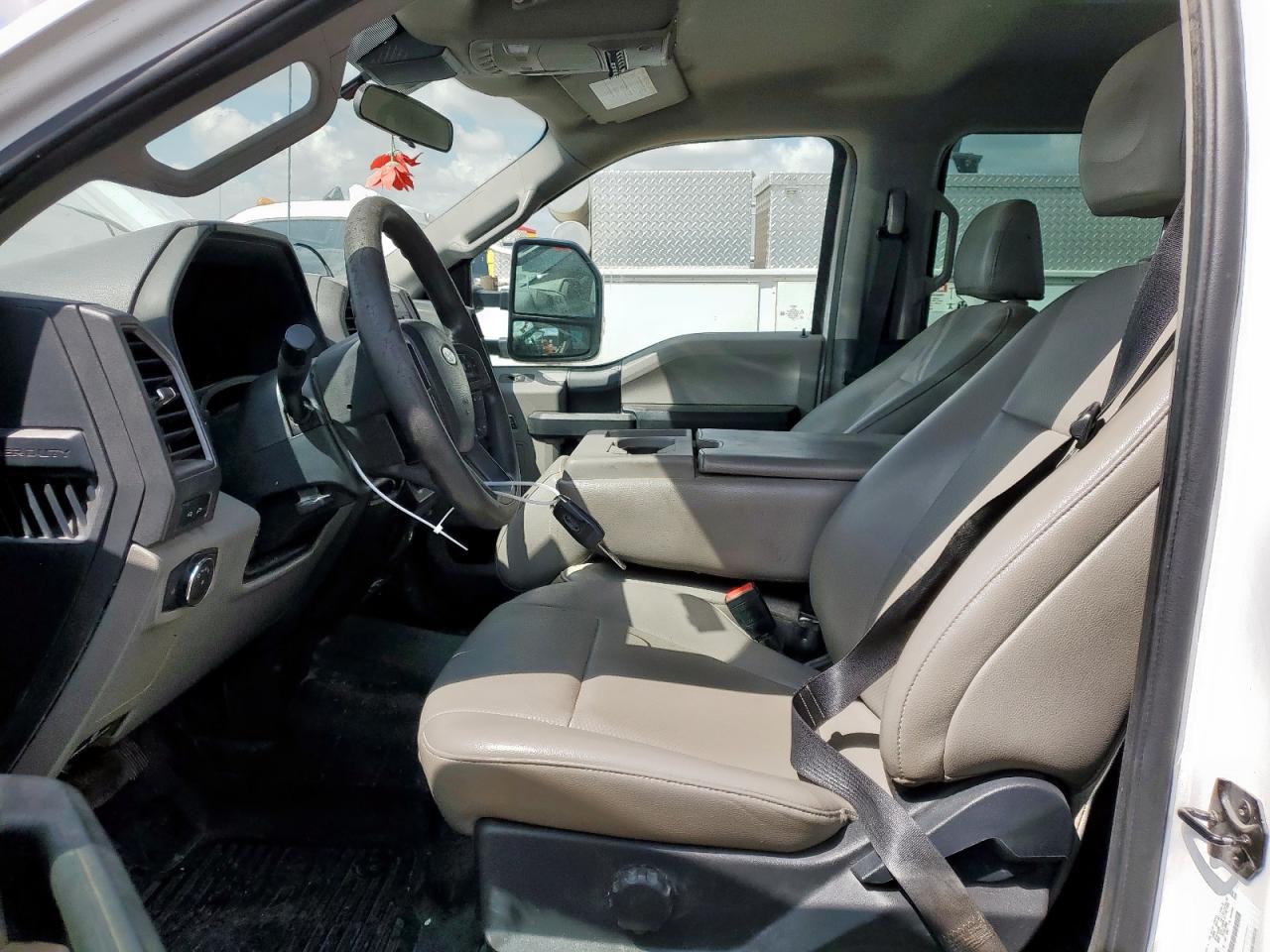 FORD F-550 SUPER DUTY