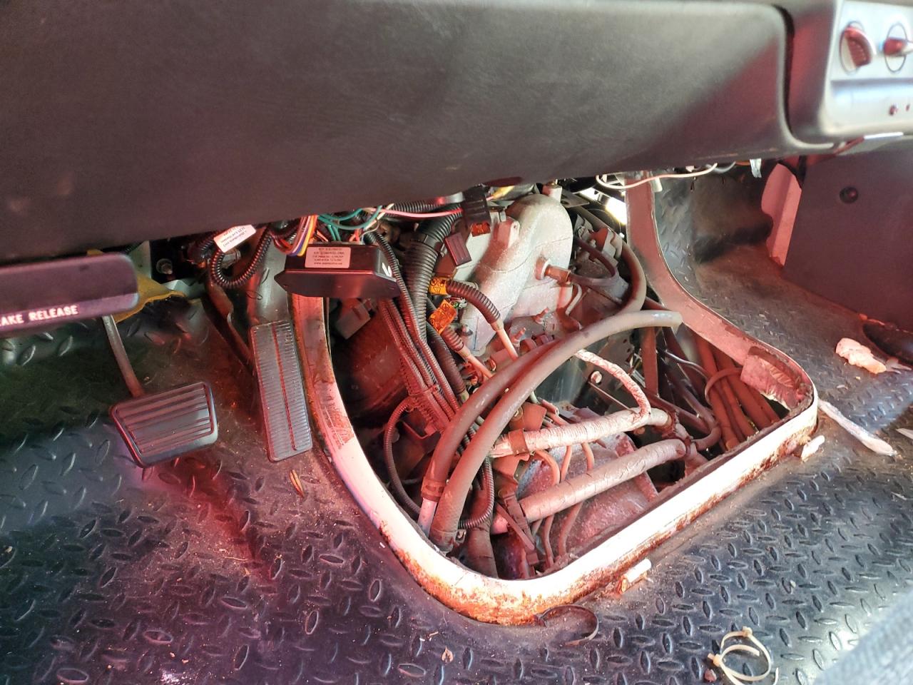 Lot #3226763279 2004 CHEVROLET C5500 C5V0