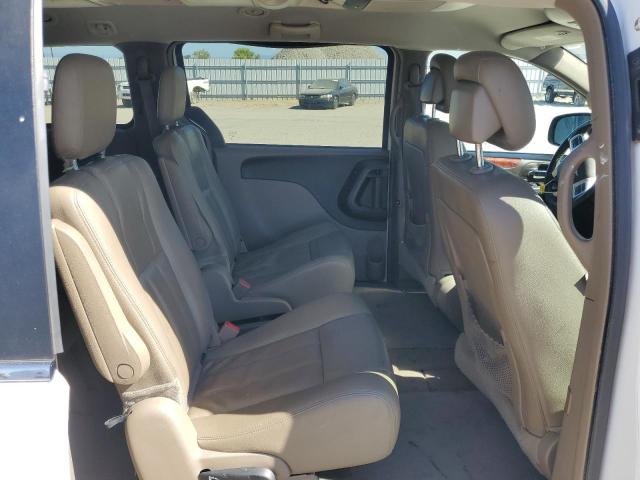 2015 CHRYSLER TOWN & COU - 2C4RC1BG0FR726020