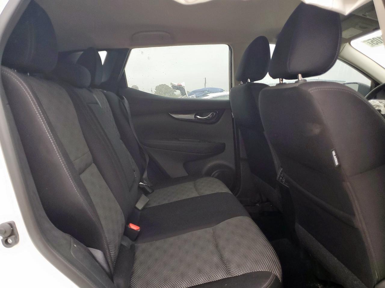 NISSAN ROGUE SPORT S