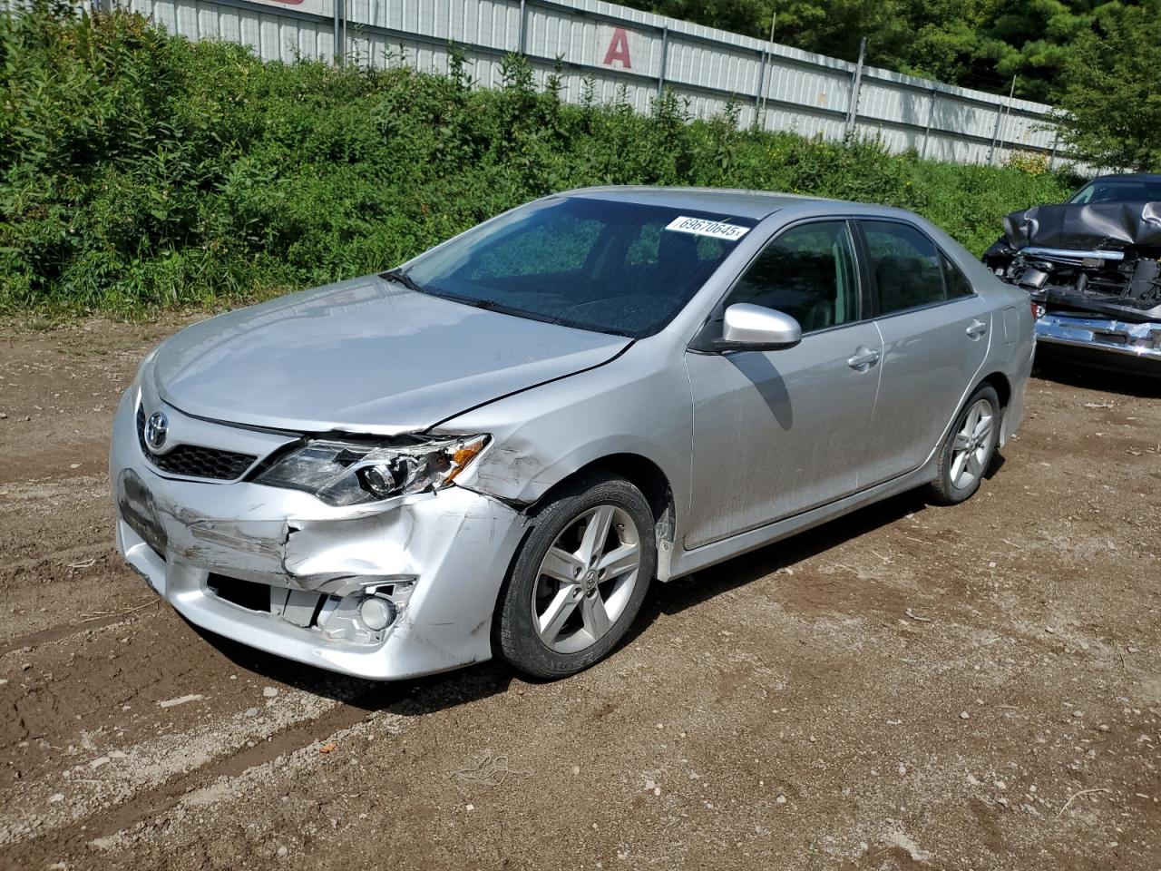 TOYOTA CAMRY BASE