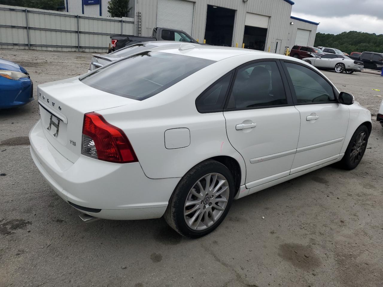 VOLVO S40 T5