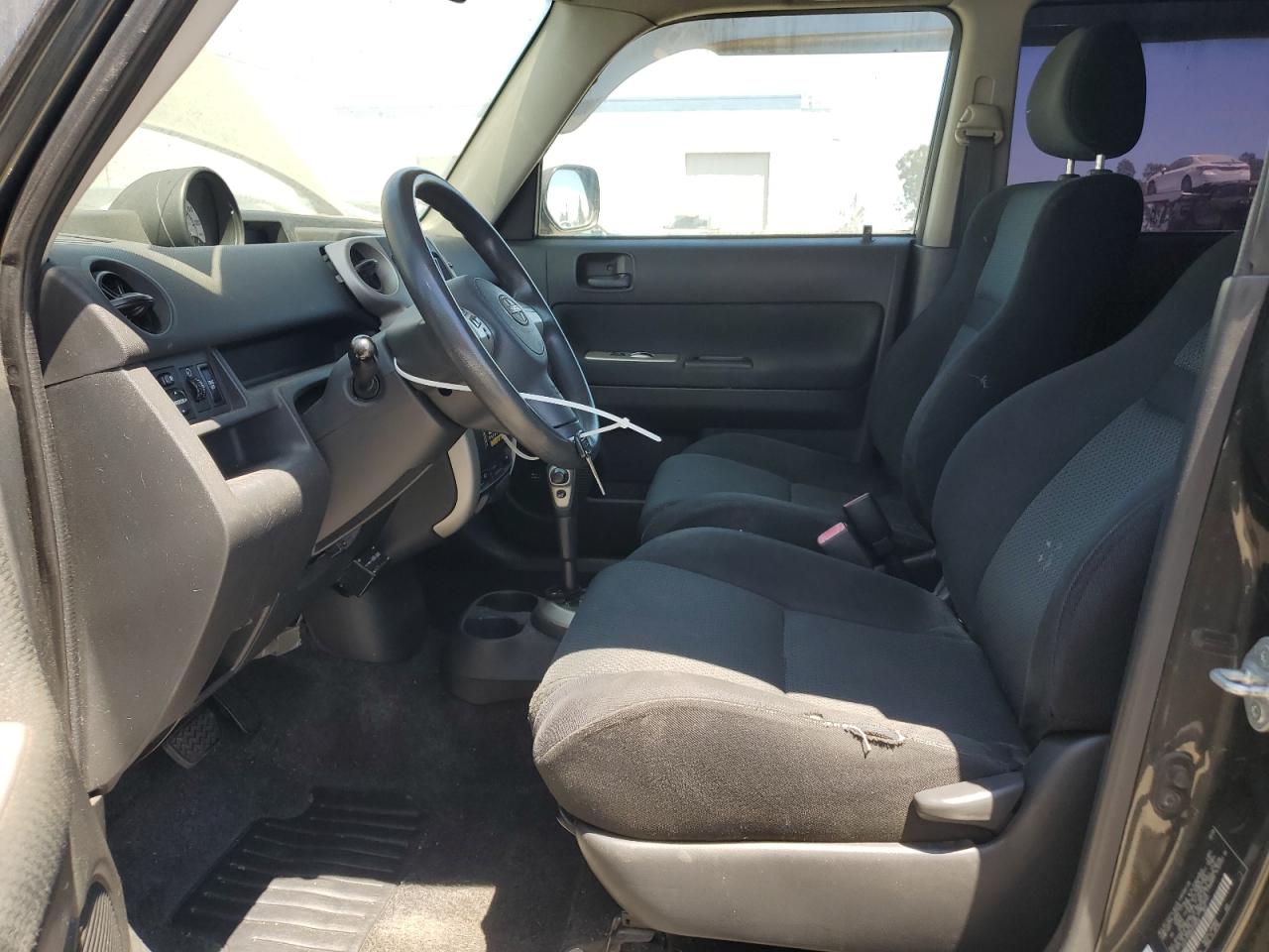 Lot #3280660384 2006 SCION XB