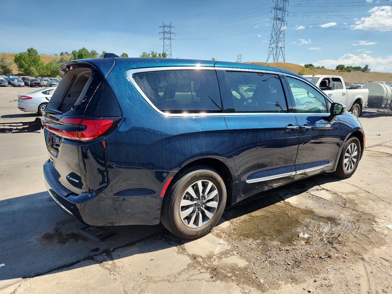 CHRYSLER PACIFICA HYBRID LIMITED