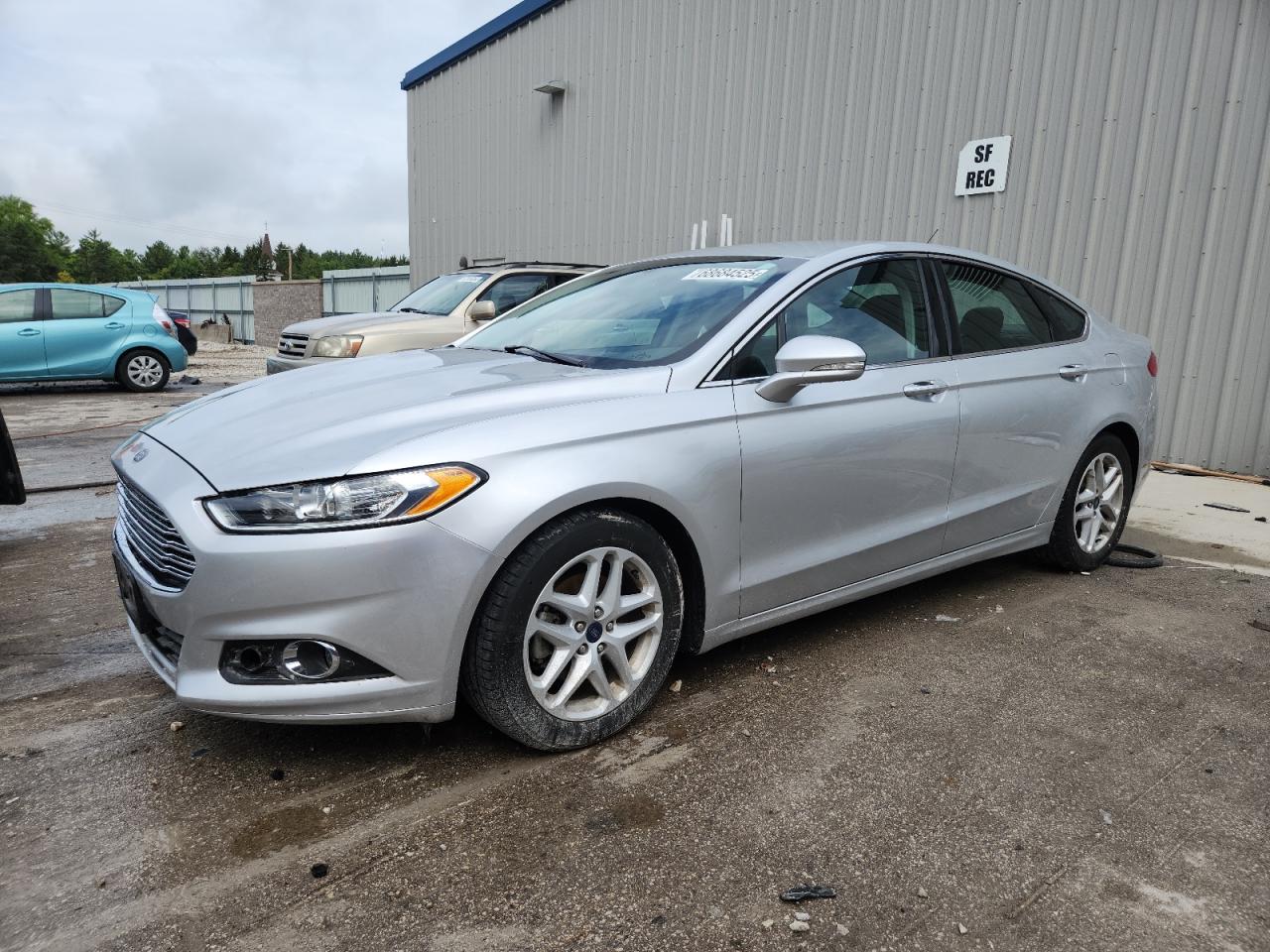 FORD FUSION SE