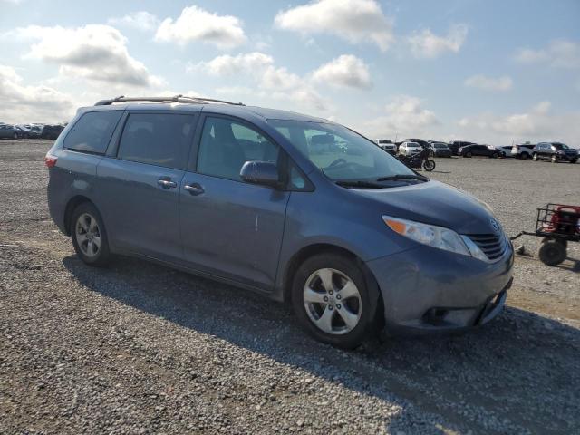2017 TOYOTA SIENNA LE 5TDKZ3DC5HS825237