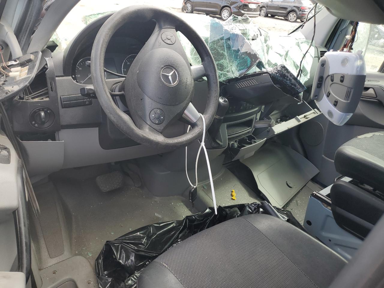 MERCEDES-BENZ SPRINTER 2500