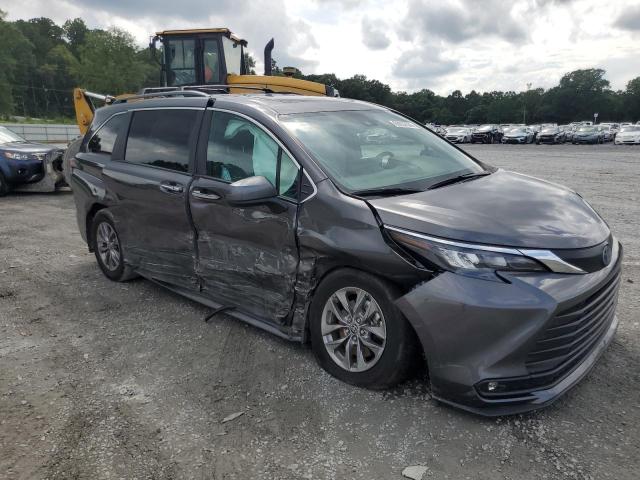 2025 TOYOTA SIENNA XLE 5TDYRKEC5SS225697