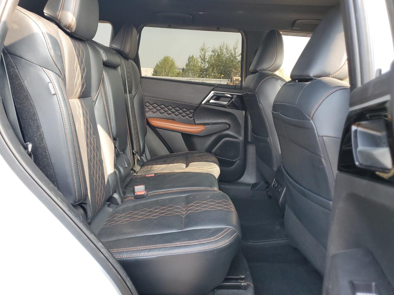 MITSUBISHI OUTLANDER SEL