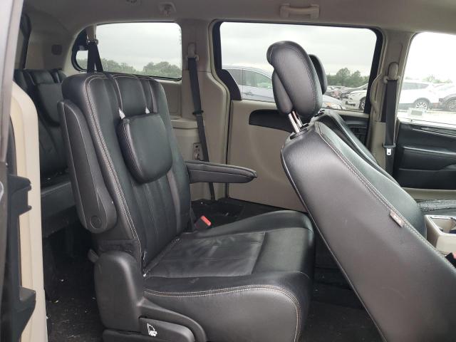 2016 CHRYSLER TOWN & COU 2C4RC1BG6GR174184