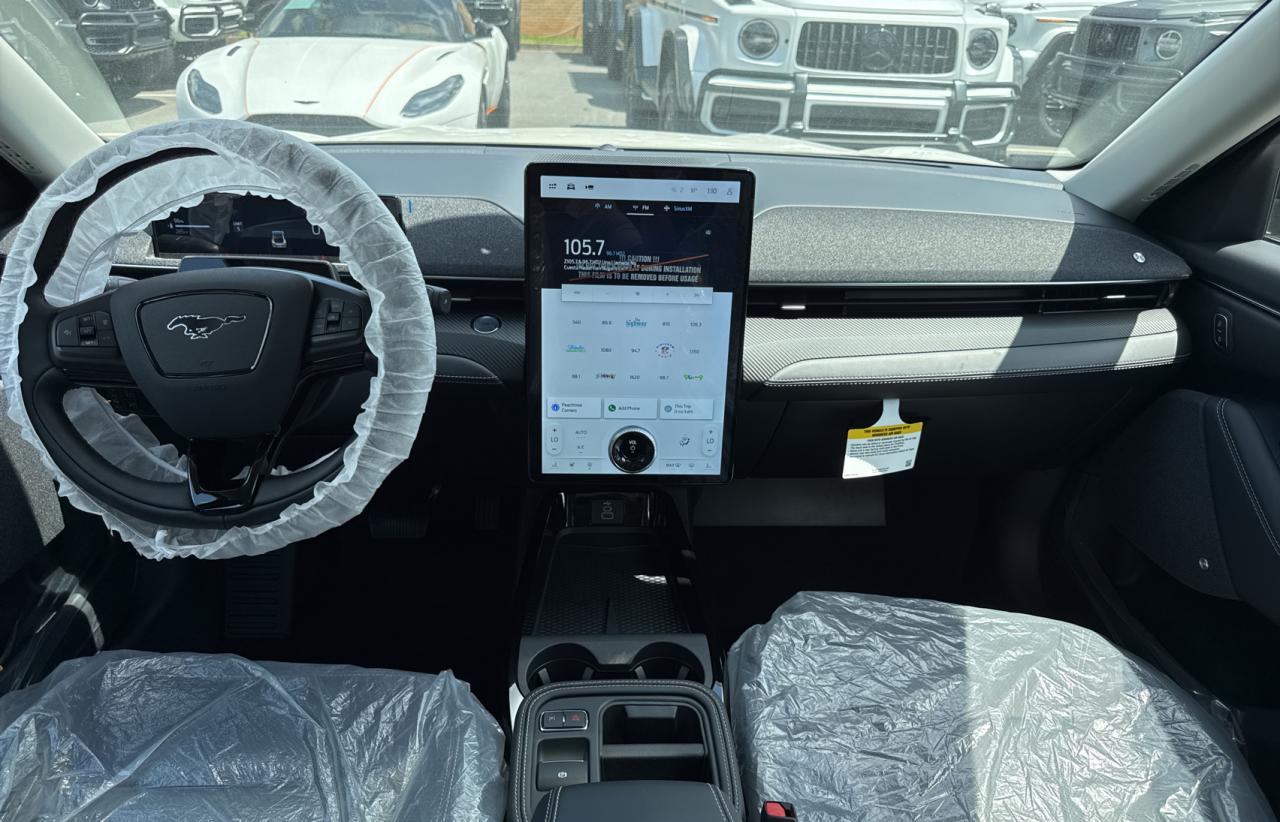 FORD MUSTANG PREMIUM