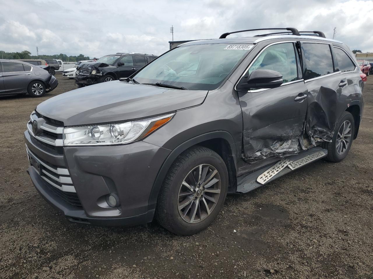 TOYOTA HIGHLANDER SE