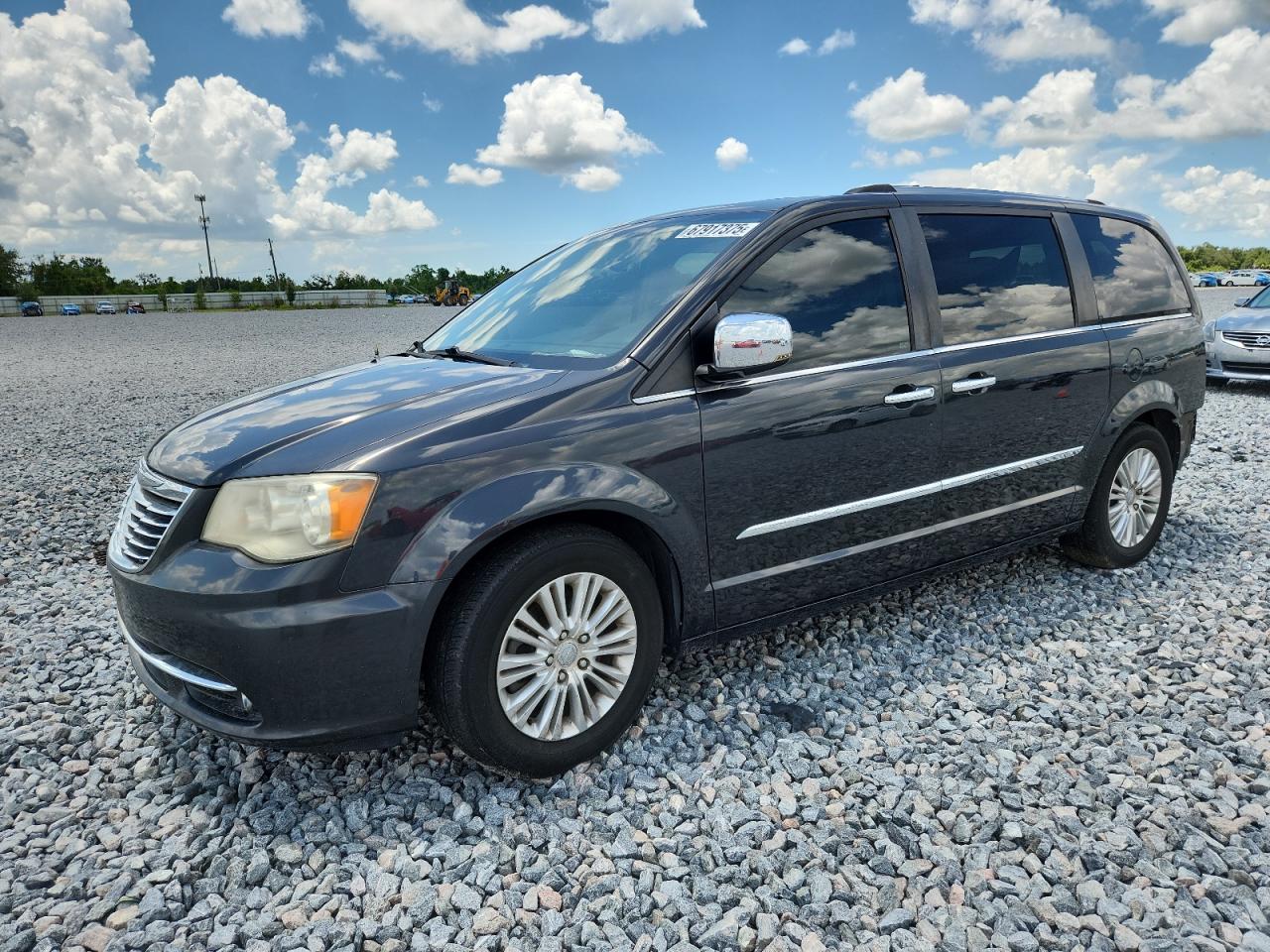 CHRYSLER TOWN & COUNTRY LIMITED