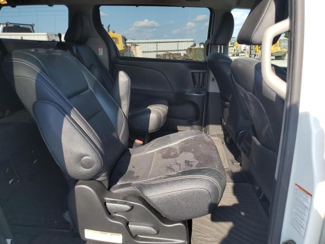 2016 TOYOTA SIENNA SE 5TDXK3DC4GS750426