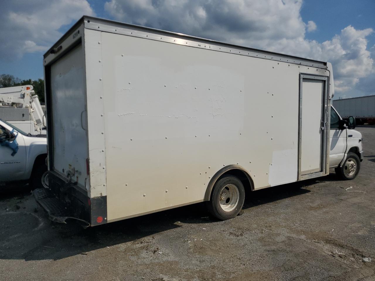 FORD ECONOLINE E350 SUPER DUTY CUTAWAY VAN