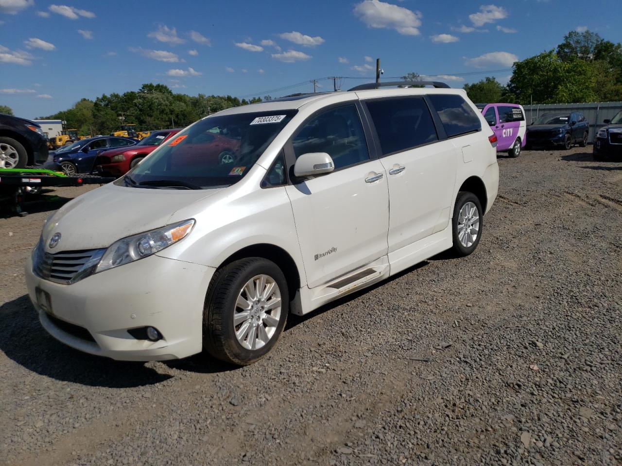 TOYOTA SIENNA XLE
