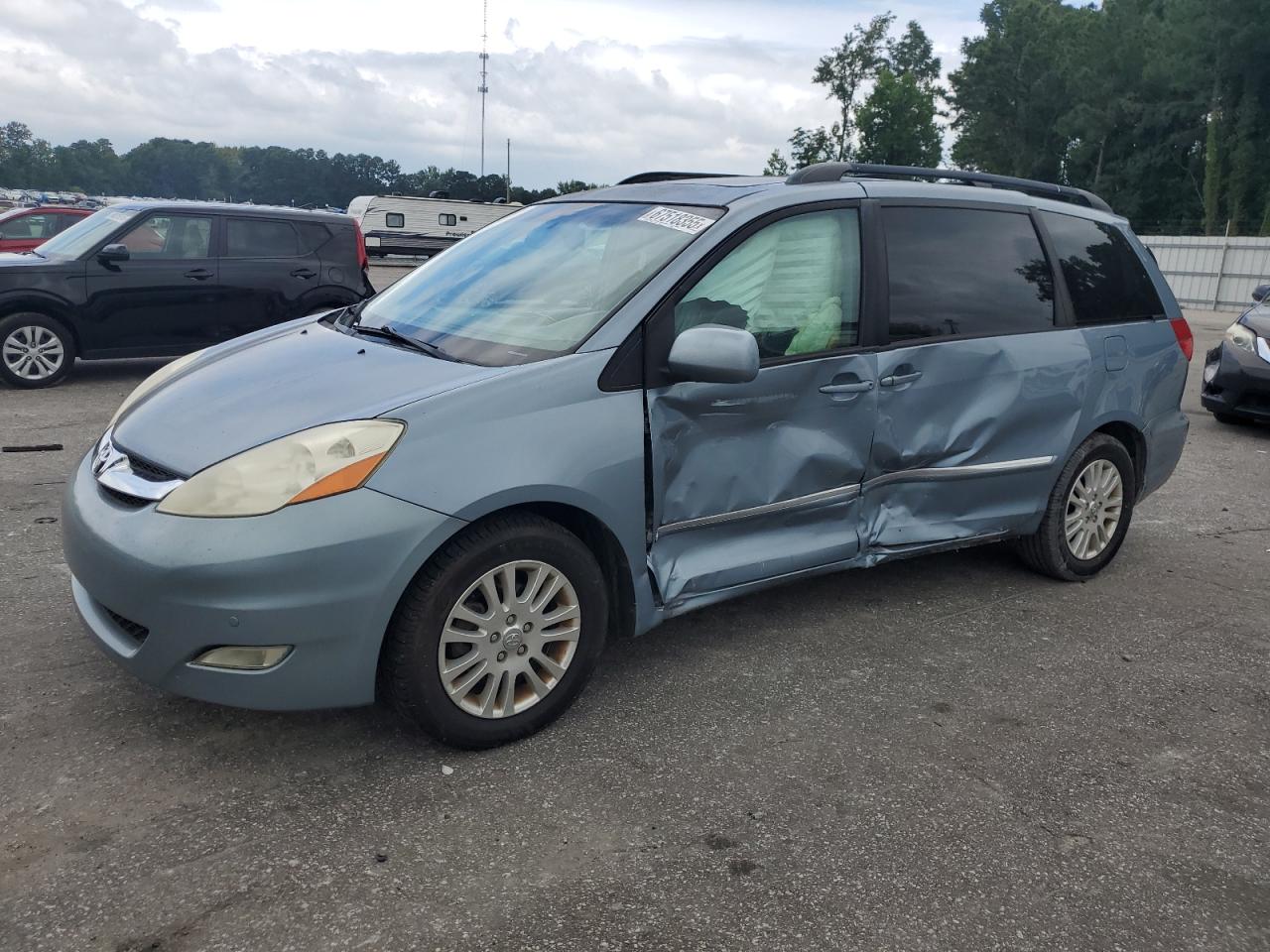 TOYOTA SIENNA XLE