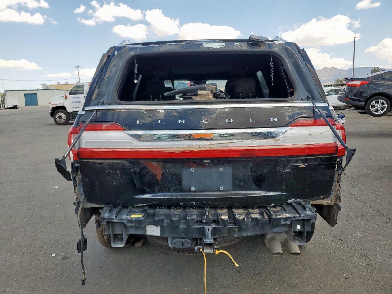 LINCOLN NAVIGATOR RESERVE